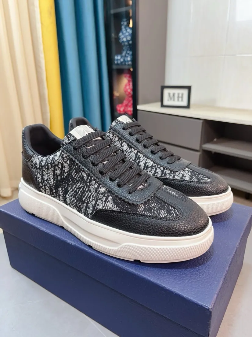 Men's men's shoes 💰420🌹🌹【Dior】Best-selling official website world premiere🔝Men's high-end brand of shoes latest series on the official website: uppers are made of imported cowhide with specially designed fabrics➕mesh breathable lining. Make walking more convenient and comfortable! Compared with the official quality, Midea’s 1:1 replica. Create a fashionable personality to set off your uniqueness! A must-have for trendy men! Classic style. Men's sizes: 38-44.